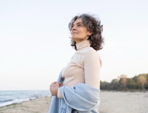 Cómo aliviar los síntomas de la menopausia de forma natural y sentirte bien contigo misma